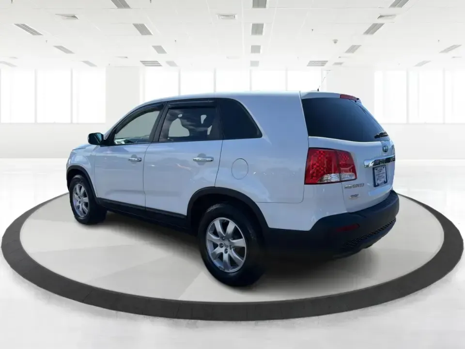 2013 Kia Sorento LX (5XYKT3A17DG) with an 2.4L I-4 DOHC engine, 6-Speed Automatic transmission, located at 401 Woodman Dr, Riverside, OH, 45431, (937) 908-9800, 39.760899, -84.123421 - Pack up the kids, load the groceries, or point the GPS toward a weekend getaway-this 2013 Kia Sorento LX is the kind of practical SUV that fits real life in Riverside, Ohio. With confident road manners for daily commuting and flexible space for road trips, it's a smart choice for growing families, b- Photo#4