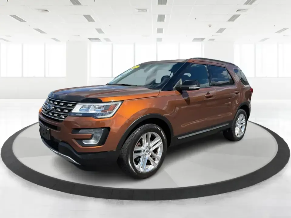 2017 Ford Explorer XLT 4WD (1FM5K8D86HG) with an 3.5L V6 DOHC 24V engine, 6-Speed Automatic transmission, located at 401 Woodman Dr, Riverside, OH, 45431, (937) 908-9800, 39.760899, -84.123421 - Load up the family, cue the playlist, and point the nose toward your next weekend escape-this 2017 Ford Explorer XLT 4WD is built for the real-life mix of school runs, long commutes, and road trips out of Riverside. With three rows of SUV versatility and confident 4WD capability, it's a smart fit fo- Photo#8