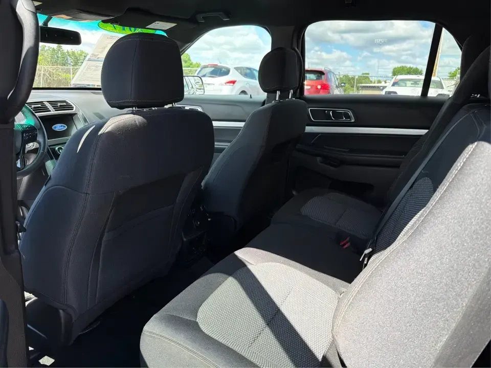2017 Ford Explorer XLT 4WD (1FM5K8D86HG) with an 3.5L V6 DOHC 24V engine, 6-Speed Automatic transmission, located at 401 Woodman Dr, Riverside, OH, 45431, (937) 908-9800, 39.760899, -84.123421 - Load up the family, cue the playlist, and point the nose toward your next weekend escape-this 2017 Ford Explorer XLT 4WD is built for the real-life mix of school runs, long commutes, and road trips out of Riverside. With three rows of SUV versatility and confident 4WD capability, it's a smart fit fo- Photo#10