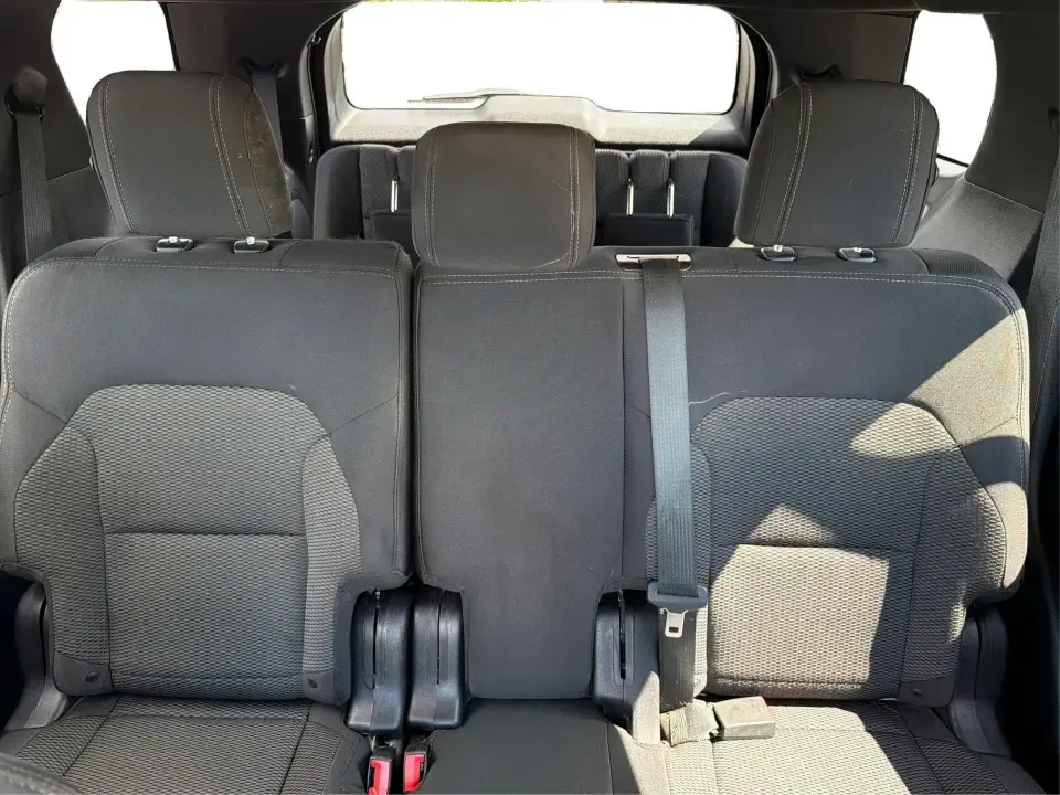 2017 Ford Explorer XLT 4WD (1FM5K8D86HG) with an 3.5L V6 DOHC 24V engine, 6-Speed Automatic transmission, located at 401 Woodman Dr, Riverside, OH, 45431, (937) 908-9800, 39.760899, -84.123421 - Load up the family, cue the playlist, and point the nose toward your next weekend escape-this 2017 Ford Explorer XLT 4WD is built for the real-life mix of school runs, long commutes, and road trips out of Riverside. With three rows of SUV versatility and confident 4WD capability, it's a smart fit fo- Photo#14