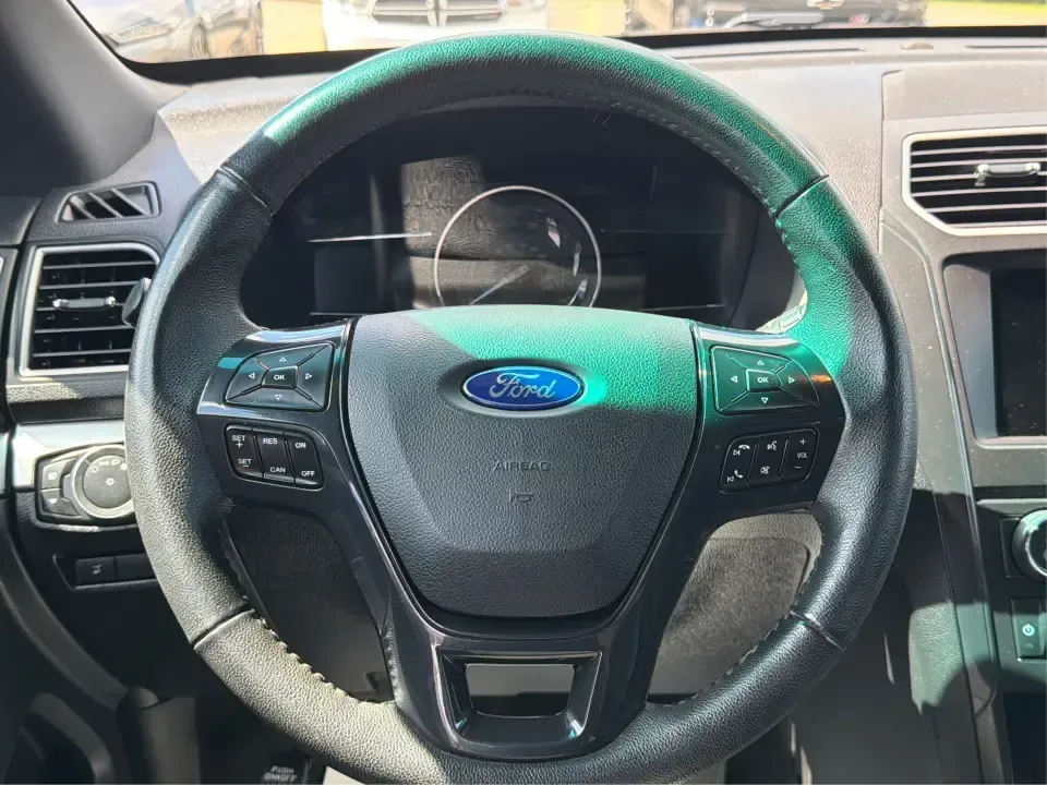 2017 Ford Explorer XLT 4WD (1FM5K8D86HG) with an 3.5L V6 DOHC 24V engine, 6-Speed Automatic transmission, located at 401 Woodman Dr, Riverside, OH, 45431, (937) 908-9800, 39.760899, -84.123421 - Load up the family, cue the playlist, and point the nose toward your next weekend escape-this 2017 Ford Explorer XLT 4WD is built for the real-life mix of school runs, long commutes, and road trips out of Riverside. With three rows of SUV versatility and confident 4WD capability, it's a smart fit fo- Photo#16