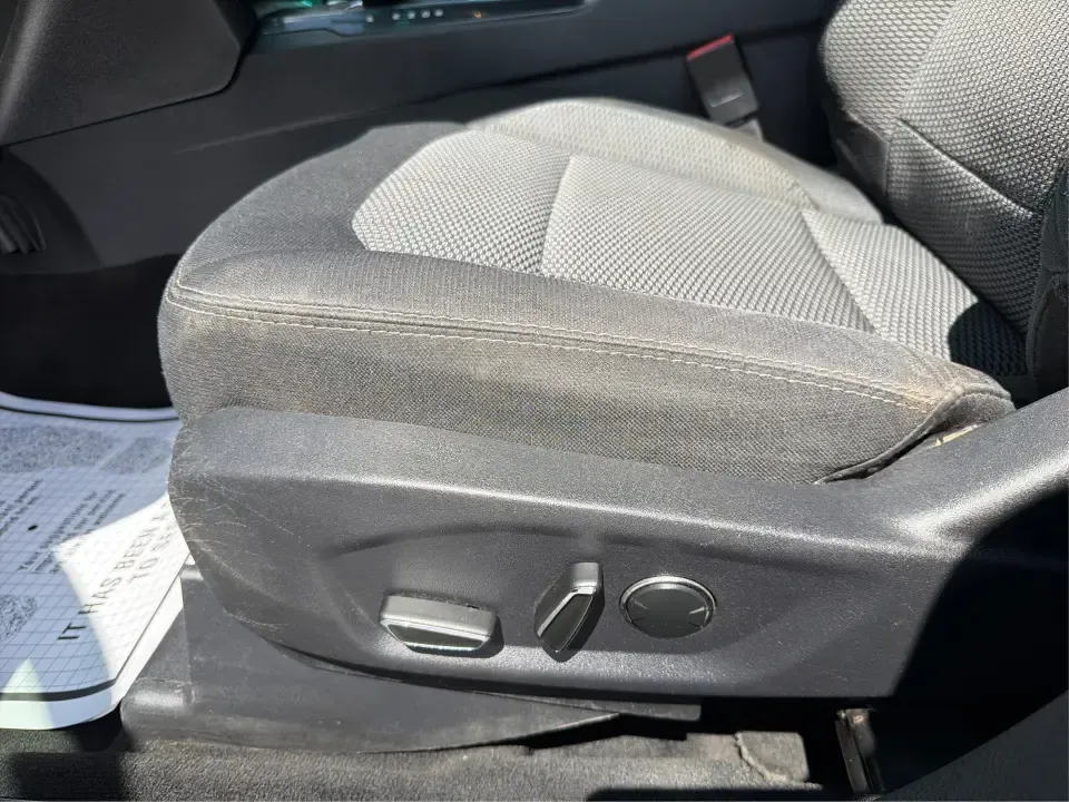 2017 Ford Explorer XLT 4WD (1FM5K8D86HG) with an 3.5L V6 DOHC 24V engine, 6-Speed Automatic transmission, located at 401 Woodman Dr, Riverside, OH, 45431, (937) 908-9800, 39.760899, -84.123421 - Load up the family, cue the playlist, and point the nose toward your next weekend escape-this 2017 Ford Explorer XLT 4WD is built for the real-life mix of school runs, long commutes, and road trips out of Riverside. With three rows of SUV versatility and confident 4WD capability, it's a smart fit fo- Photo#18
