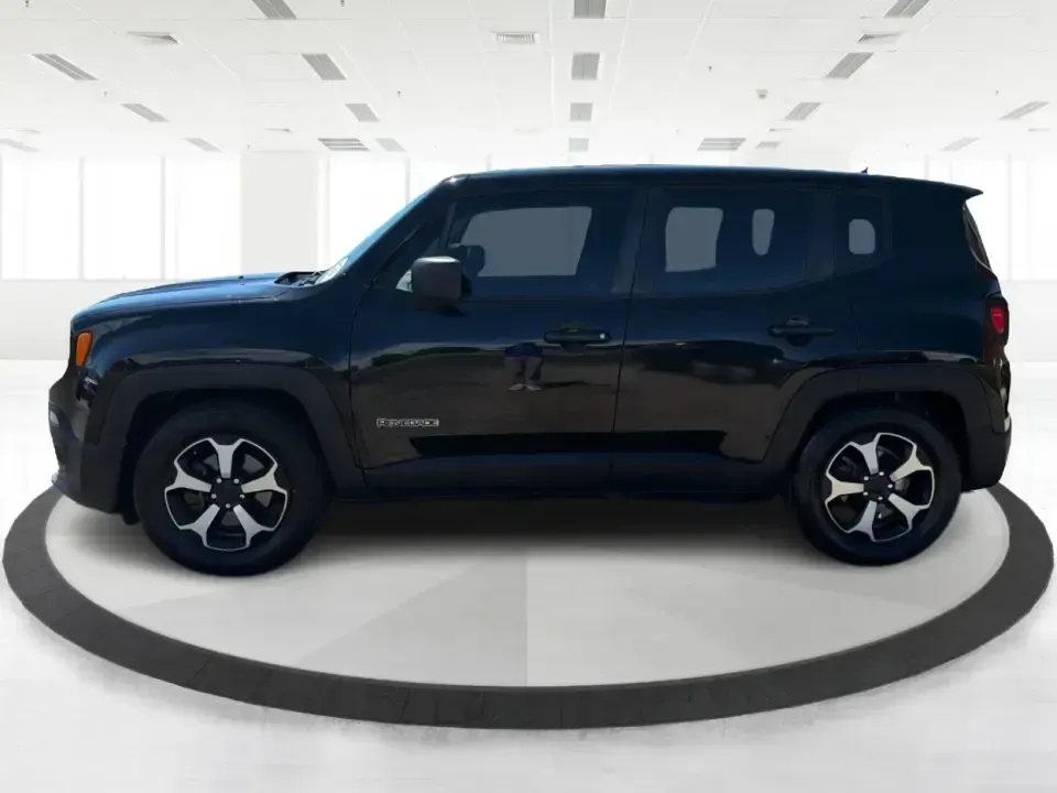 2016 Jeep Renegade Sport (ZACCJAAT2GP) with an 2.4L L4 DOHC 16V engine, 6M transmission, located at 1951 S Dayton Lakeview Rd., New Carlisle, OH, 45344, (937) 908-9800, 39.890999, -84.050255 - Need a practical crossover that can handle the daily commute to Dayton, quick school runs, and spontaneous weekend escapes to Buck Creek State Park? This 2016 Jeep Renegade Sport in Black is built for real-life Ohio driving-easy to park downtown, confident on I70 and Route 235, and versatile enough- Photo#5