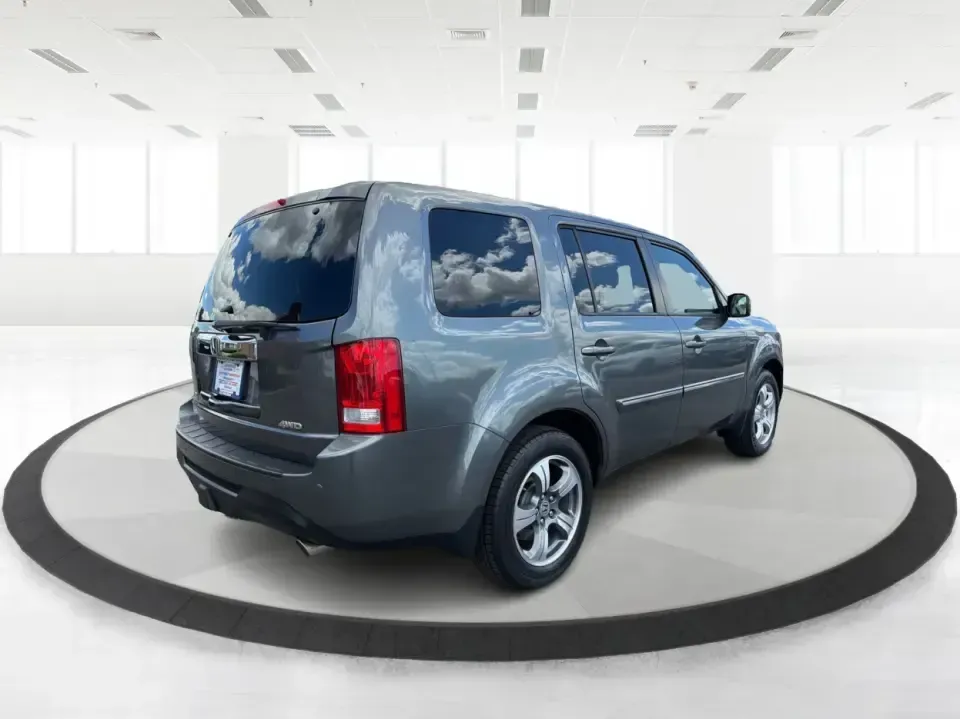 2012 Honda Pilot EX 4WD 5-Spd AT (5FNYF4H46CB) with an 3.5L V6 SOHC 24V engine, 5-Speed Automatic transmission, located at 1230 East Main St, Xenia, OH, 45385, (937) 908-9800, 39.688026, -83.910172 - Picture your next Ohio weekend: the kids packed up, coolers in the back, and plenty of room for friends-then cruising from Piqua to Indian Lake or over to Dayton without feeling cramped. This 2012 Honda Pilot EX 4WD is built for real life, whether you're tackling school drop-offs, long commutes on I- Photo#2