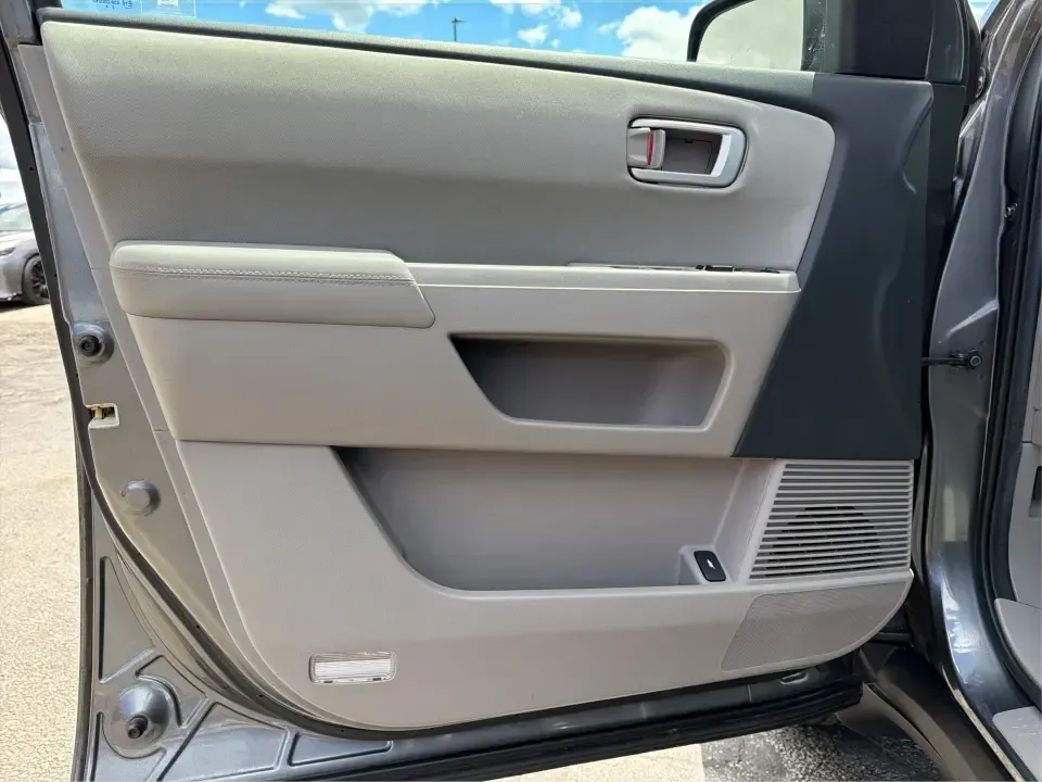 2012 Honda Pilot EX 4WD 5-Spd AT (5FNYF4H46CB) with an 3.5L V6 SOHC 24V engine, 5-Speed Automatic transmission, located at 1230 East Main St, Xenia, OH, 45385, (937) 908-9800, 39.688026, -83.910172 - Picture your next Ohio weekend: the kids packed up, coolers in the back, and plenty of room for friends-then cruising from Piqua to Indian Lake or over to Dayton without feeling cramped. This 2012 Honda Pilot EX 4WD is built for real life, whether you're tackling school drop-offs, long commutes on I- Photo#19