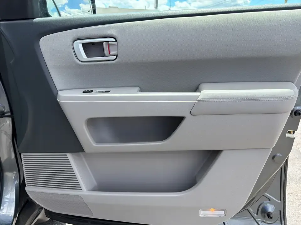 2012 Honda Pilot EX 4WD 5-Spd AT (5FNYF4H46CB) with an 3.5L V6 SOHC 24V engine, 5-Speed Automatic transmission, located at 1230 East Main St, Xenia, OH, 45385, (937) 908-9800, 39.688026, -83.910172 - Picture your next Ohio weekend: the kids packed up, coolers in the back, and plenty of room for friends-then cruising from Piqua to Indian Lake or over to Dayton without feeling cramped. This 2012 Honda Pilot EX 4WD is built for real life, whether you're tackling school drop-offs, long commutes on I- Photo#20
