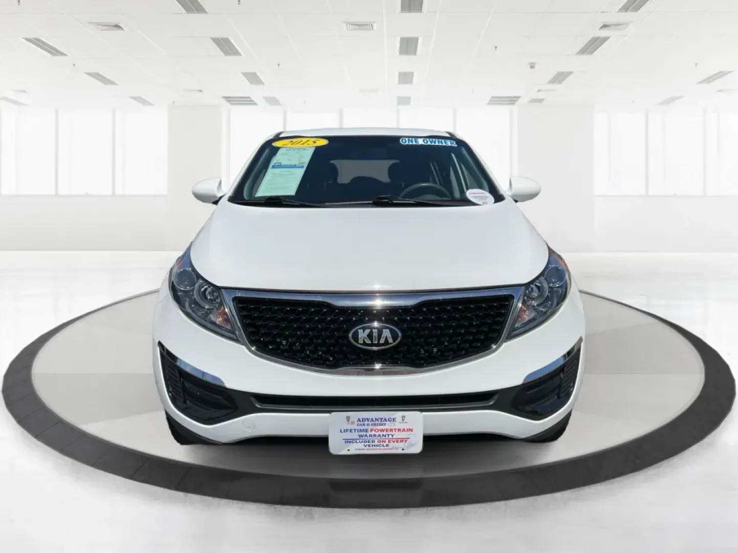 2015 Kia Sportage LX (KNDPBCAC7F7) with an Other engine, located at 880 E. National Road, Vandalia, OH, 45377, (937) 908-9800, 39.891918, -84.183594 - **Explore the Open Road with the 2015 Kia Sportage LX Perfect for Your Next Adventure!**<br /> <br /> Imagine hitting the open road with your loved ones, whether it's a weekend getaway or a daily commute. The 2015 Kia Sportage LX, available at Advantage Car and Credit in Fairborn, OH, is the ideal - Photo#7