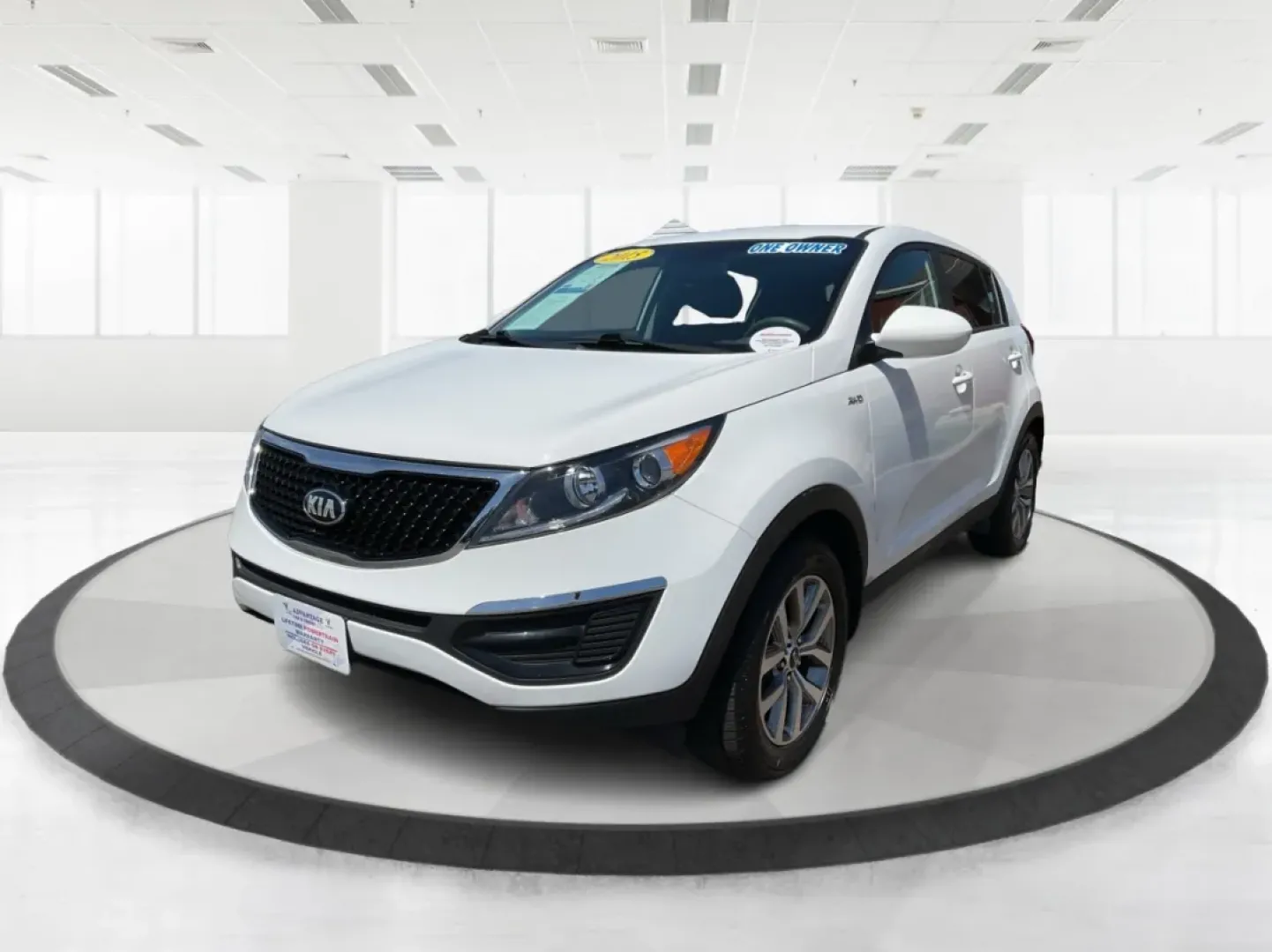 2015 Kia Sportage LX (KNDPBCAC7F7) with an Other engine, located at 880 E. National Road, Vandalia, OH, 45377, (937) 908-9800, 39.891918, -84.183594 - **Explore the Open Road with the 2015 Kia Sportage LX Perfect for Your Next Adventure!**<br /> <br /> Imagine hitting the open road with your loved ones, whether it's a weekend getaway or a daily commute. The 2015 Kia Sportage LX, available at Advantage Car and Credit in Fairborn, OH, is the ideal - Photo#8