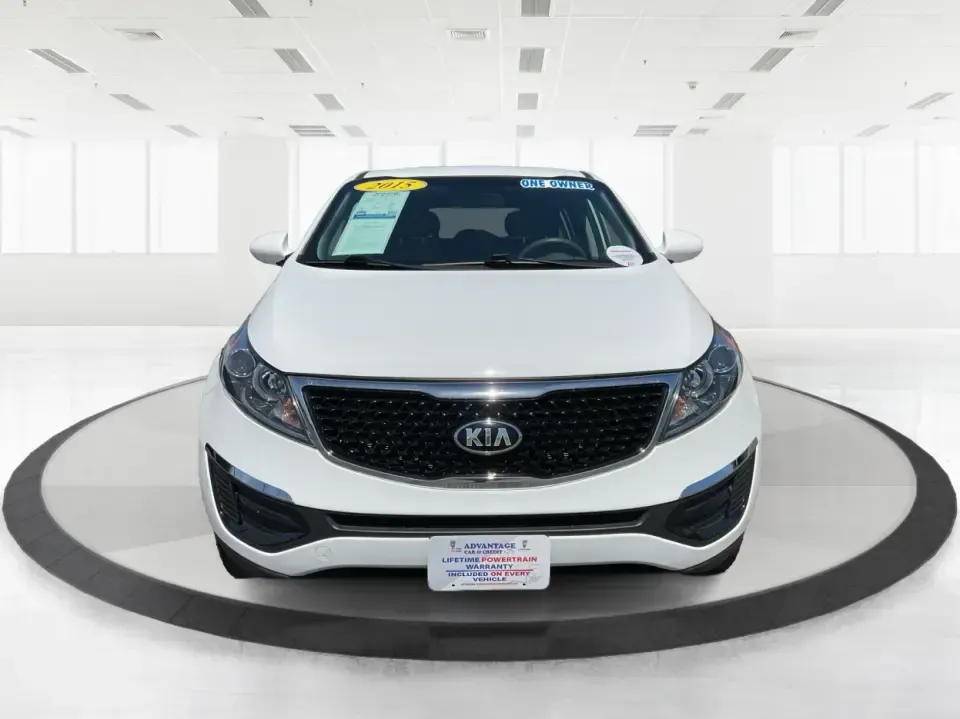 2015 Kia Sportage LX (KNDPBCAC7F7) with an 2.4L V6 DOHC 24V engine, 6-Speed Automatic transmission, located at 4508 South Dixie Dr, Moraine, OH, 45439, (937) 908-9800, 39.689976, -84.218452 - **Explore the Open Road with the 2015 Kia Sportage LX Perfect for Your Next Adventure!**<br /> <br /> Imagine hitting the open road with your loved ones, whether it's a weekend getaway or a daily commute. The 2015 Kia Sportage LX, available at Advantage Car and Credit in Fairborn, OH, is the ideal - Photo#7