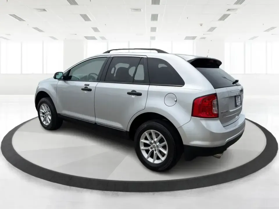 2014 Ford Edge SE FWD (2FMDK3GC0EB) with an 3.5L V6 DOHC 24V engine, 6-Speed Automatic transmission, located at 880 E. National Road, Vandalia, OH, 45377, (937) 908-9800, 39.891918, -84.183594 - Need an SUV that fits real life in the Miami Valley-school drop-offs, a steady commute, and weekend errands-without feeling bulky or hard to park? This 2014 Ford Edge SE FWD is a smart, comfortable choice for everyday drivers who want roomy seating for five, useful tech, and confident road manners f- Photo#4