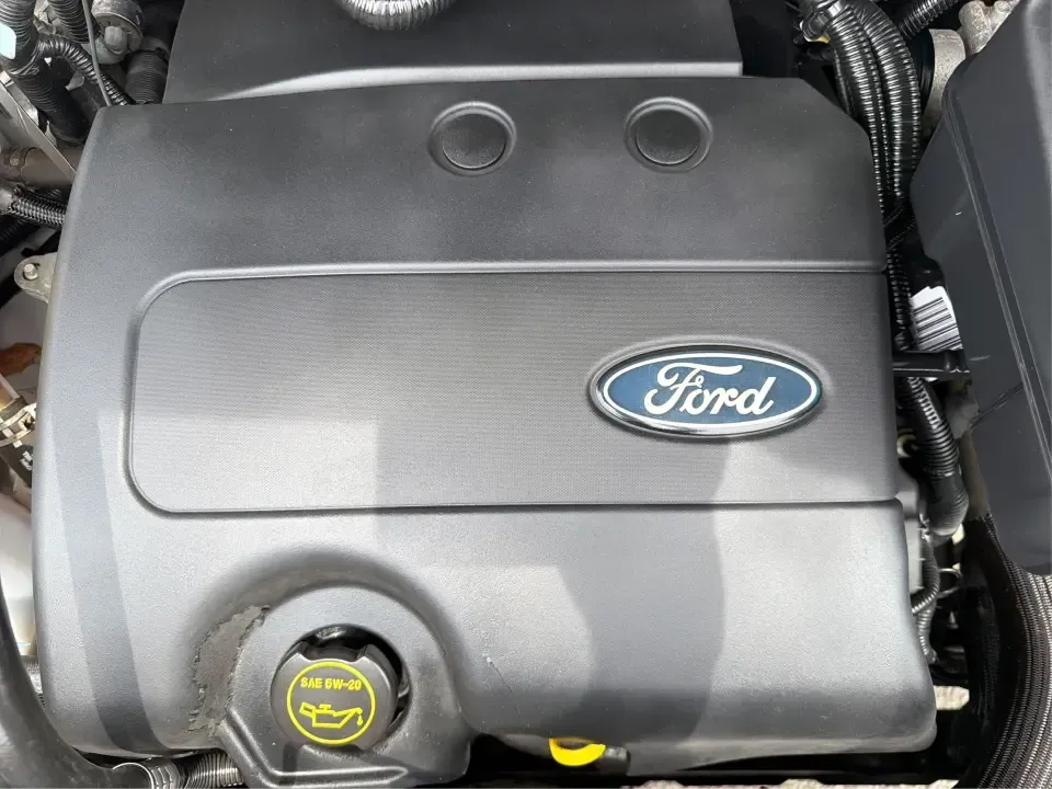 2014 Ford Edge SE FWD (2FMDK3GC0EB) with an 3.5L V6 DOHC 24V engine, 6-Speed Automatic transmission, located at 880 E. National Road, Vandalia, OH, 45377, (937) 908-9800, 39.891918, -84.183594 - Need an SUV that fits real life in the Miami Valley-school drop-offs, a steady commute, and weekend errands-without feeling bulky or hard to park? This 2014 Ford Edge SE FWD is a smart, comfortable choice for everyday drivers who want roomy seating for five, useful tech, and confident road manners f- Photo#11