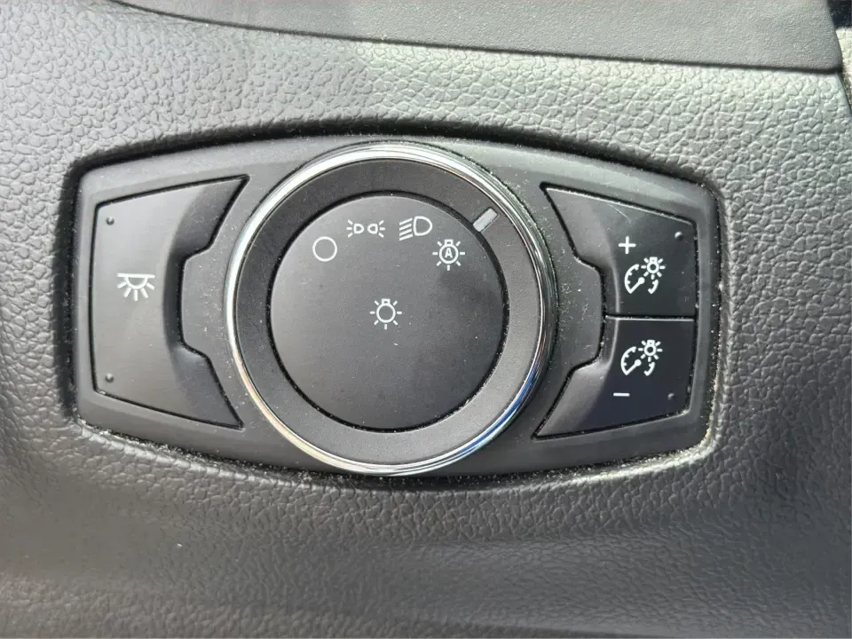 2014 Ford Edge SE FWD (2FMDK3GC0EB) with an 3.5L V6 DOHC 24V engine, 6-Speed Automatic transmission, located at 880 E. National Road, Vandalia, OH, 45377, (937) 908-9800, 39.891918, -84.183594 - Need an SUV that fits real life in the Miami Valley-school drop-offs, a steady commute, and weekend errands-without feeling bulky or hard to park? This 2014 Ford Edge SE FWD is a smart, comfortable choice for everyday drivers who want roomy seating for five, useful tech, and confident road manners f- Photo#17