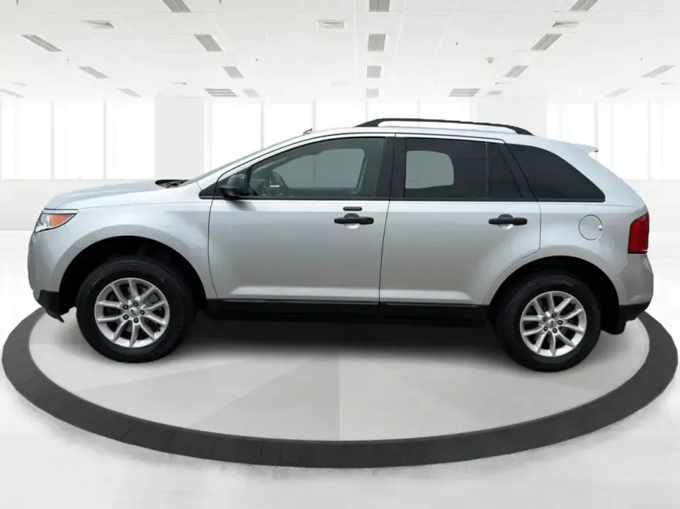 2014 Ford Edge SE FWD (2FMDK3GC0EB) with an 3.5L V6 DOHC 24V engine, 6-Speed Automatic transmission, located at 1951 S Dayton Lakeview Rd., New Carlisle, OH, 45344, (937) 908-9800, 39.890999, -84.050255 - Picture your next week unfolding with less stress and more freedom: a comfortable SUV for the school run, an easy commuter for I70 and OH235, and a road-trip-ready ride for weekend escapes to John Bryan State Park or a day in downtown Springfield. This 2014 Ford Edge SE FWD blends family-friendly sp- Photo#5