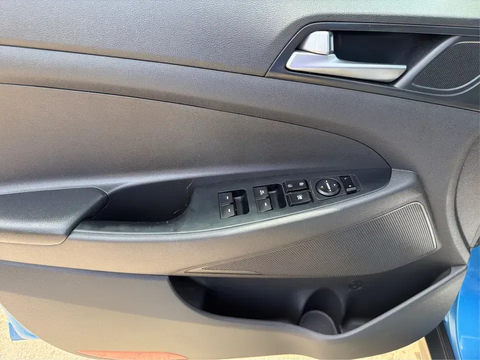 2016 Hyundai Tucson SE w/Preferred Package AWD (KM8J3CA41GU) with an 2.0L L4 DOHC 16V engine, 6A transmission, located at 401 Woodman Dr, Riverside, OH, 45431, (937) 908-9800, 39.760899, -84.123421 - Need an SUV that can handle Dayton-area commutes, rainy school drop-offs, and spontaneous weekend getaways without feeling oversized? This 2016 Hyundai Tucson SE w/Preferred Package AWD in eye-catching Caribbean Blue is built for real life-comfortable for daily drives, confident when the weather tur- Photo#18