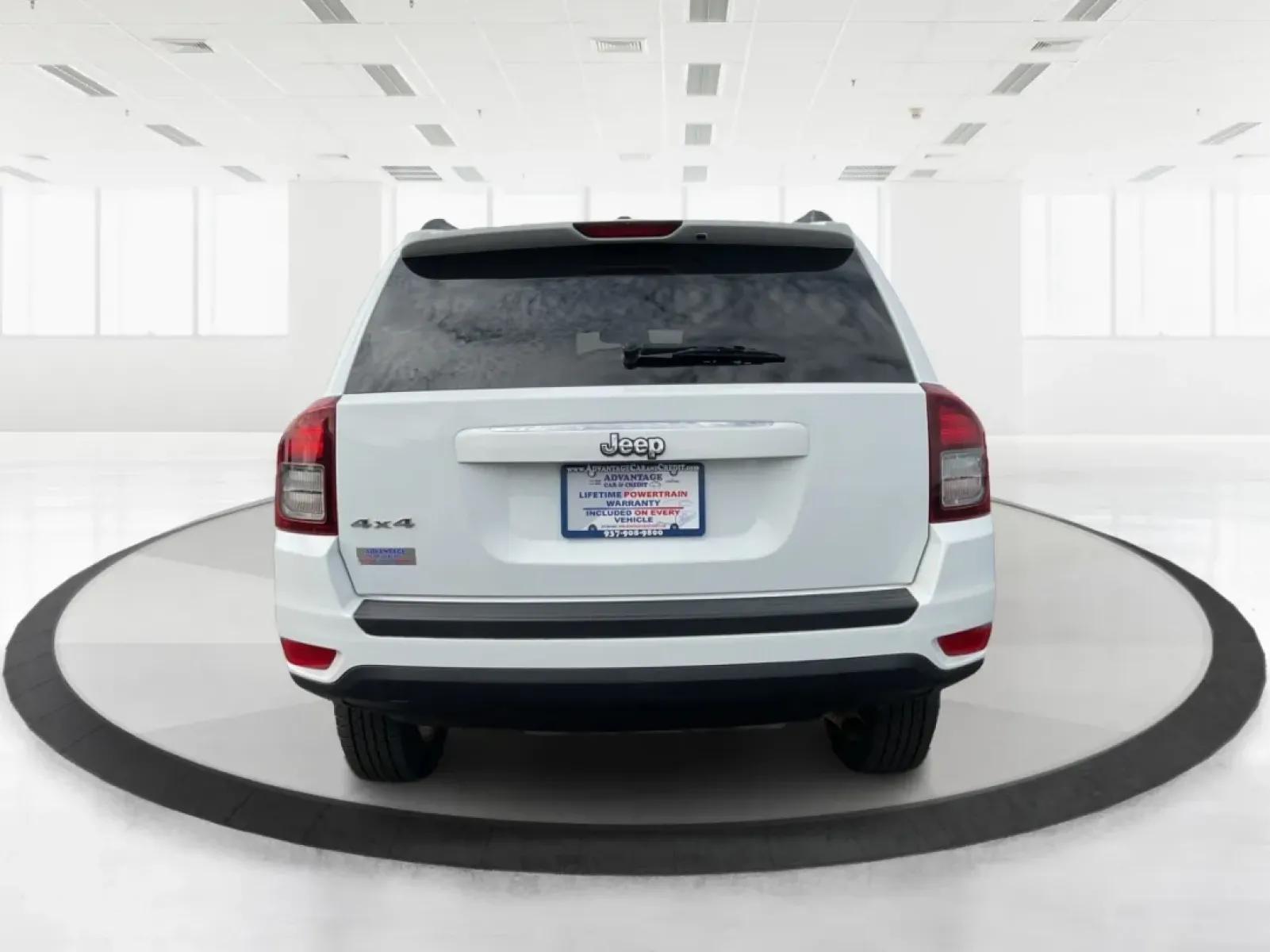 2015 Jeep Compass Sport (1C4NJDBB6FD) with an 2.4L I-4 DOHC engine, located at 880 E. National Road, Vandalia, OH, 45377, (937) 908-9800, 39.891918, -84.183594 - **Explore Adventure and Comfort with the 2015 Jeep Compass Sport at Advantage Car and Credit!**<br /> <br /> Whether you're navigating your daily commute or embarking on a weekend getaway, the 2015 Jeep Compass Sport is designed with versatility in mind. With a spacious interior and rugged capabilit - Photo#3