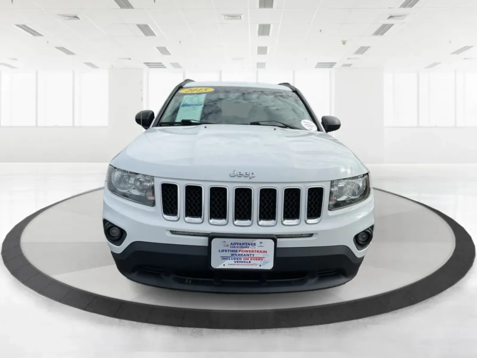 2015 Jeep Compass Sport (1C4NJDBB6FD) with an 2.4L I-4 DOHC engine, located at 880 E. National Road, Vandalia, OH, 45377, (937) 908-9800, 39.891918, -84.183594 - **Explore Adventure and Comfort with the 2015 Jeep Compass Sport at Advantage Car and Credit!**<br /> <br /> Whether you're navigating your daily commute or embarking on a weekend getaway, the 2015 Jeep Compass Sport is designed with versatility in mind. With a spacious interior and rugged capabilit - Photo#7