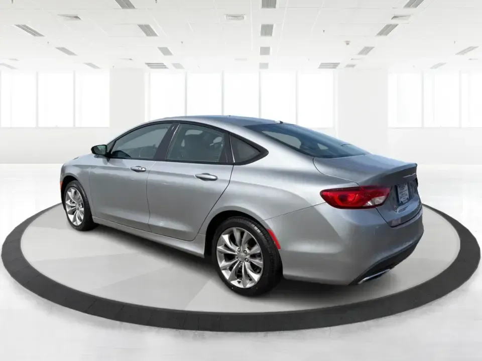 2015 Chrysler 200 S (1C3CCCBG2FN) with an 3.6L V6 DOHC 24V FFV engine, 9-Speed Automatic transmission, located at 1184 Kauffman Ave, Fairborn, OH, 45324, (937) 908-9800, 39.807072, -84.030914 - Need a comfortable, stylish sedan for daily commuting between Wright-Patterson AFB, Beavercreek shopping runs, and weekends out at Fairborn's community events? This 2015 Chrysler 200 S is built for real-life driving-smooth on I-675, easy to park around Downtown Fairborn, and roomy enough for five pa- Photo#4