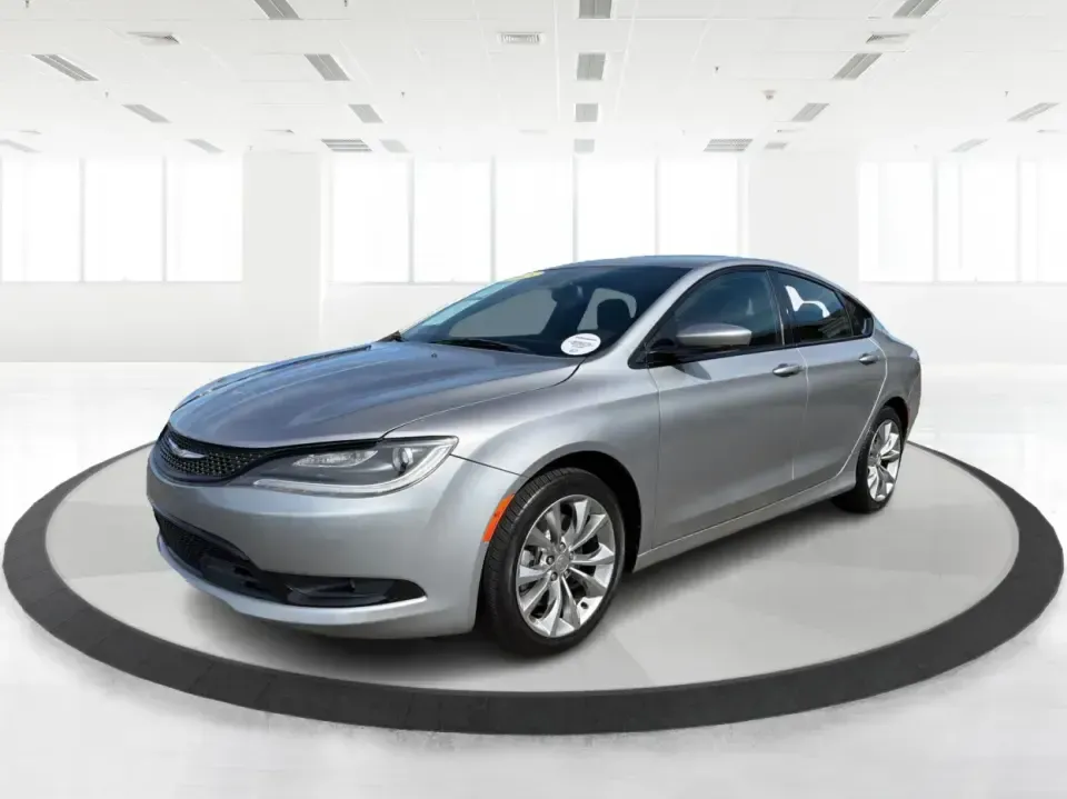 2015 Chrysler 200 S (1C3CCCBG2FN) with an 3.6L V6 DOHC 24V FFV engine, 9-Speed Automatic transmission, located at 1184 Kauffman Ave, Fairborn, OH, 45324, (937) 908-9800, 39.807072, -84.030914 - Need a comfortable, stylish sedan for daily commuting between Wright-Patterson AFB, Beavercreek shopping runs, and weekends out at Fairborn's community events? This 2015 Chrysler 200 S is built for real-life driving-smooth on I-675, easy to park around Downtown Fairborn, and roomy enough for five pa- Photo#8
