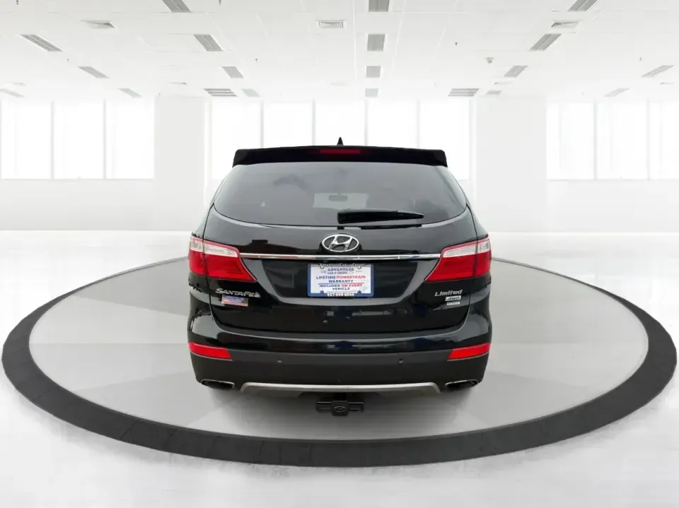 2014 Hyundai Santa Fe Limited AWD (KM8SRDHF4EU) with an 3.3L V6 DOHC 24V engine, 6-Speed Automatic transmission, located at 1230 East Main St, Xenia, OH, 45385, (937) 908-9800, 39.688026, -83.910172 - Picture your next weekend: loading up the family for a day at John Bryan State Park, heading out for youth sports in Beavercreek, or cruising I35 and US68 for an easy commute to Dayton. This 2014 Hyundai Santa Fe Limited AWD is built for real life in and around Xenia-roomy enough for growing familie- Photo#3
