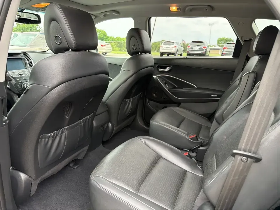 2014 Hyundai Santa Fe Limited AWD (KM8SRDHF4EU) with an 3.3L V6 DOHC 24V engine, 6-Speed Automatic transmission, located at 1230 East Main St, Xenia, OH, 45385, (937) 908-9800, 39.688026, -83.910172 - Picture your next weekend: loading up the family for a day at John Bryan State Park, heading out for youth sports in Beavercreek, or cruising I35 and US68 for an easy commute to Dayton. This 2014 Hyundai Santa Fe Limited AWD is built for real life in and around Xenia-roomy enough for growing familie- Photo#10