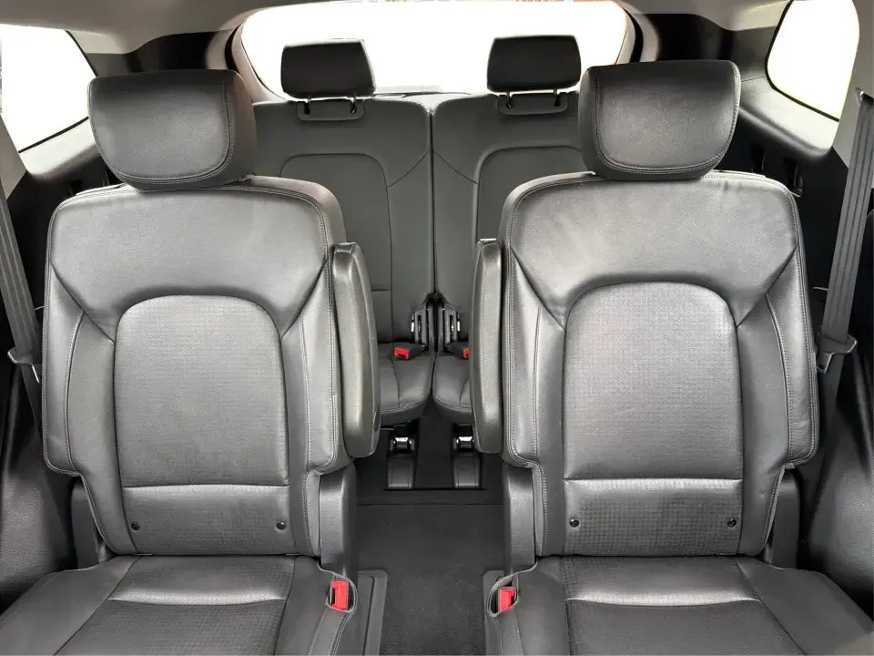 2014 Hyundai Santa Fe Limited AWD (KM8SRDHF4EU) with an 3.3L V6 DOHC 24V engine, 6-Speed Automatic transmission, located at 1230 East Main St, Xenia, OH, 45385, (937) 908-9800, 39.688026, -83.910172 - Picture your next weekend: loading up the family for a day at John Bryan State Park, heading out for youth sports in Beavercreek, or cruising I35 and US68 for an easy commute to Dayton. This 2014 Hyundai Santa Fe Limited AWD is built for real life in and around Xenia-roomy enough for growing familie- Photo#13