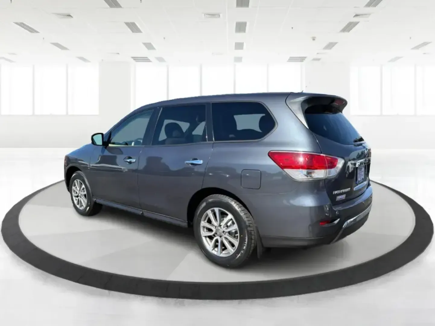 2014 Nissan Pathfinder S 4WD (5N1AR2MM0EC) with an 3.5L V6 DOHC 24V engine, Continuously Variable Transmission transmission, located at 880 E. National Road, Vandalia, OH, 45377, (937) 908-9800, 39.891918, -84.183594 - Ready for family carpools, long commutes up I-75, and weekend getaways to Taylorsville MetroPark, this 2014 Nissan Pathfinder S 4WD is the kind of 3-row SUV that fits real life in Vandalia, OH. With seating for up to 7 passengers, confident four-wheel drive, and everyday comfort features, it's a sma- Photo#4