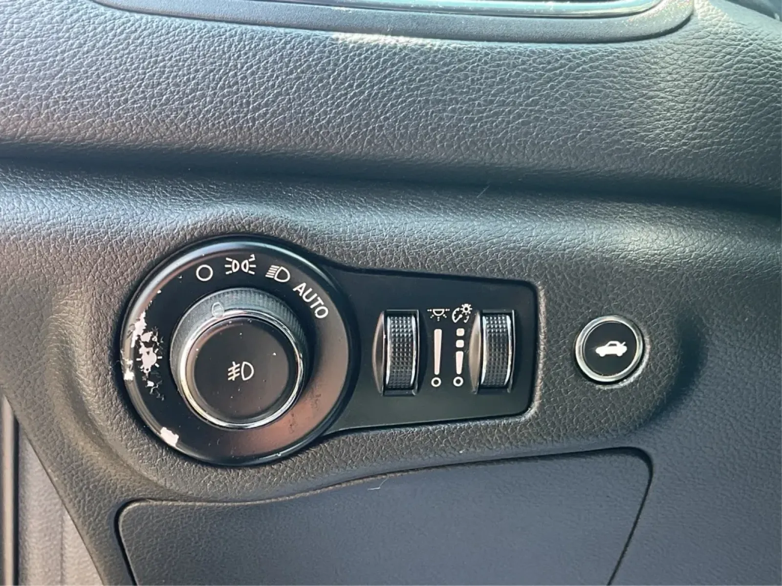 2015 Chrysler 200 S (1C3CCCBB2FN) with an Other engine, located at 1184 Kauffman Ave, Fairborn, OH, 45324, (937) 908-9800, 39.807072, -84.030914 - Discover the perfect blend of style, comfort, and reliability with this 2015 Chrysler 200 S, available now at Advantage Car and Credit in Fairborn, OH. Whether you're commuting to work, running errands, or embarking on weekend adventures, this sedan is designed to meet the needs of your active lifes - Photo#17