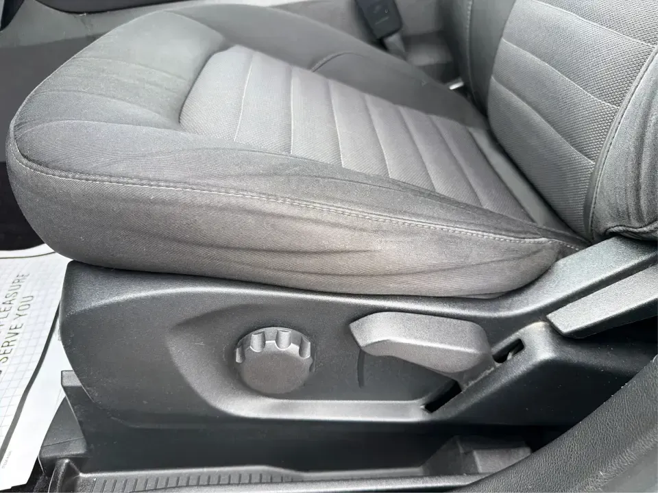 2015 Ford Edge SE FWD (2FMTK3G98FB) with an 2.0L L4 DOHC 16V engine, 6-Speed Automatic transmission, located at 4508 South Dixie Dr, Moraine, OH, 45439, (937) 908-9800, 39.689976, -84.218452 - Need an SUV that fits real life in the Miami Valley-school drop-offs, a steady commute down I75, and weekend errands that somehow turn into a full cargo load? This 2015 Ford Edge SE FWD is built for everyday versatility, with comfortable seating for five, a roomy cabin, and practical tech that helps- Photo#18