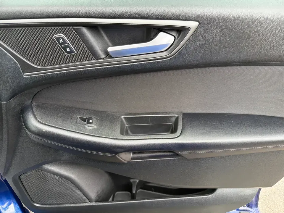 2015 Ford Edge SE FWD (2FMTK3G98FB) with an 2.0L L4 DOHC 16V engine, 6-Speed Automatic transmission, located at 4508 South Dixie Dr, Moraine, OH, 45439, (937) 908-9800, 39.689976, -84.218452 - Need an SUV that fits real life in the Miami Valley-school drop-offs, a steady commute down I75, and weekend errands that somehow turn into a full cargo load? This 2015 Ford Edge SE FWD is built for everyday versatility, with comfortable seating for five, a roomy cabin, and practical tech that helps- Photo#20