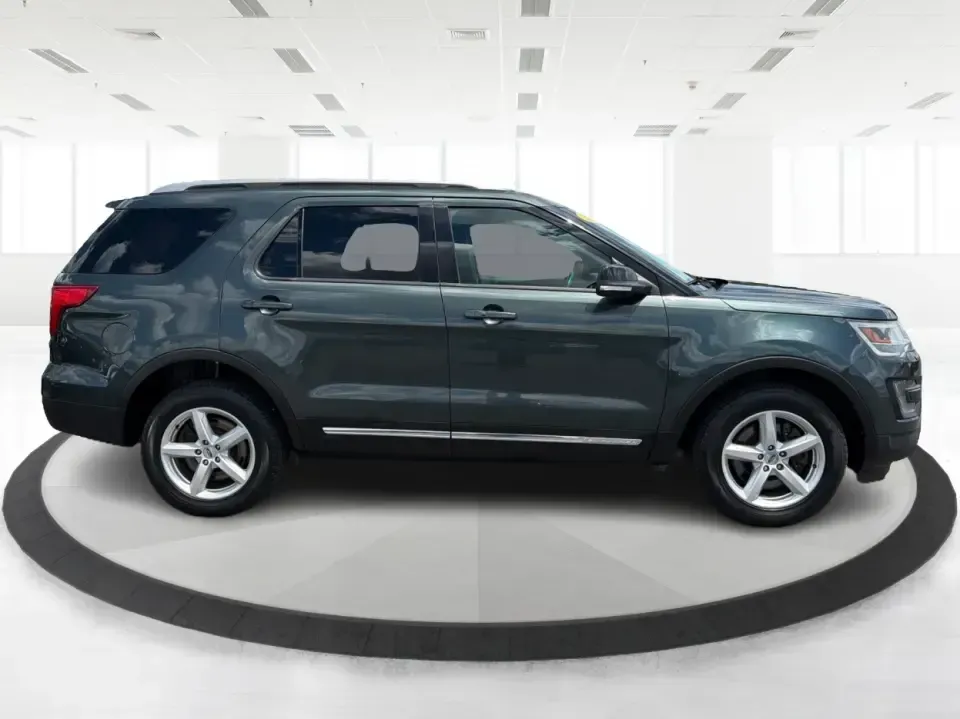 2016 Ford Explorer XLT 4WD (1FM5K8D88GG) with an 3.5L V6 DOHC 24V engine, 6-Speed Automatic transmission, located at 1230 East Main St, Xenia, OH, 45385, (937) 908-9800, 39.688026, -83.910172 - Load up the crew, point the nose toward the next weekend getaway, and enjoy the confidence of four-wheel drive-this 2016 Ford Explorer XLT 4WD is built for real life in Xenia. Whether you're shuttling kids to practice, commuting into Dayton, or planning a road trip to John Bryan State Park, this 3-r- Photo#1