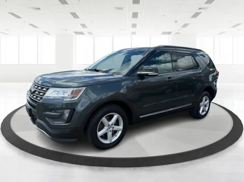 2016 Ford Explorer XLT 4WD (1FM5K8D88GG) with an 3.5L V6 DOHC 24V engine, 6-Speed Automatic transmission, located at 1230 East Main St, Xenia, OH, 45385, (937) 908-9800, 39.688026, -83.910172 - Load up the crew, point the nose toward the next weekend getaway, and enjoy the confidence of four-wheel drive-this 2016 Ford Explorer XLT 4WD is built for real life in Xenia. Whether you're shuttling kids to practice, commuting into Dayton, or planning a road trip to John Bryan State Park, this 3-r- Photo#8