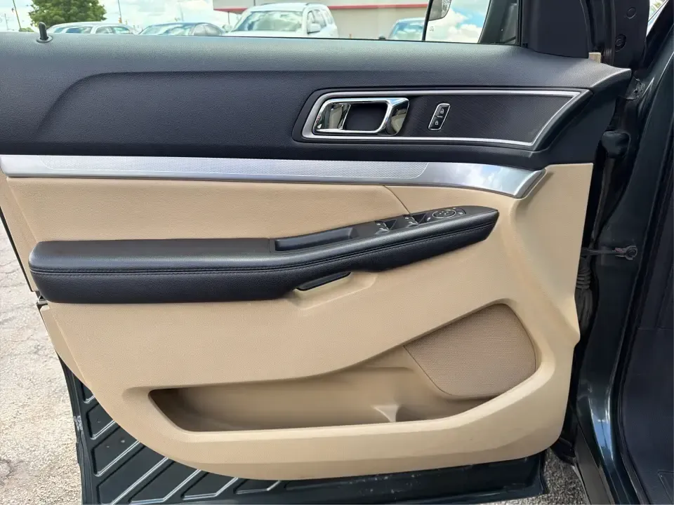 2016 Ford Explorer XLT 4WD (1FM5K8D88GG) with an 3.5L V6 DOHC 24V engine, 6-Speed Automatic transmission, located at 1230 East Main St, Xenia, OH, 45385, (937) 908-9800, 39.688026, -83.910172 - Load up the crew, point the nose toward the next weekend getaway, and enjoy the confidence of four-wheel drive-this 2016 Ford Explorer XLT 4WD is built for real life in Xenia. Whether you're shuttling kids to practice, commuting into Dayton, or planning a road trip to John Bryan State Park, this 3-r- Photo#18