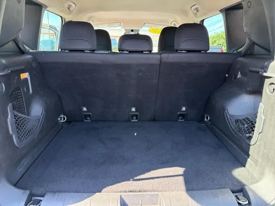 2020 Jeep Renegade Sport 4WD (ZACNJBAB4LP) with an 2.4L L4 DOHC 16V engine, 6M transmission, located at 880 E. National Road, Vandalia, OH, 45377, (937) 908-9800, 39.891918, -84.183594 - Weekend plans shouldn't stop when the forecast turns or the route gets rough-and the 2020 Jeep Renegade Sport 4WD is built for exactly that kind of life. Picture loading up for a quick getaway to Taylorsville MetroPark, cruising up I75 for a Dayton date night, or handling snowy school runs around Va- Photo#12