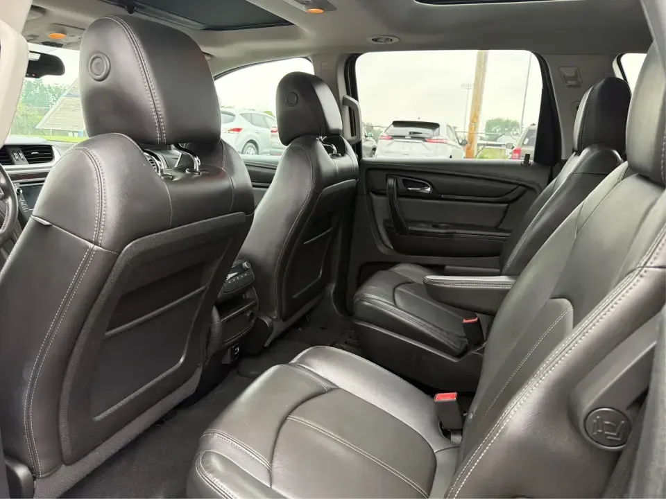2017 Chevrolet Traverse 2LT AWD (1GNKVHKD4HJ) with an 3.6L V6 DOHC 24V engine, 6A transmission, located at 8750 N County Rd 25A, Piqua, OH, 45356, (937) 908-9800, 40.164391, -84.232513 - Pack up the kids, cue the playlist, and point the hood toward your next weekend at Indian Lake or a day of errands across Miami County-this 2017 Chevrolet Traverse 2LT AWD is built for real life in Piqua. With three rows for up to 7 passengers, confident all-wheel drive for unpredictable Ohio weathe- Photo#10