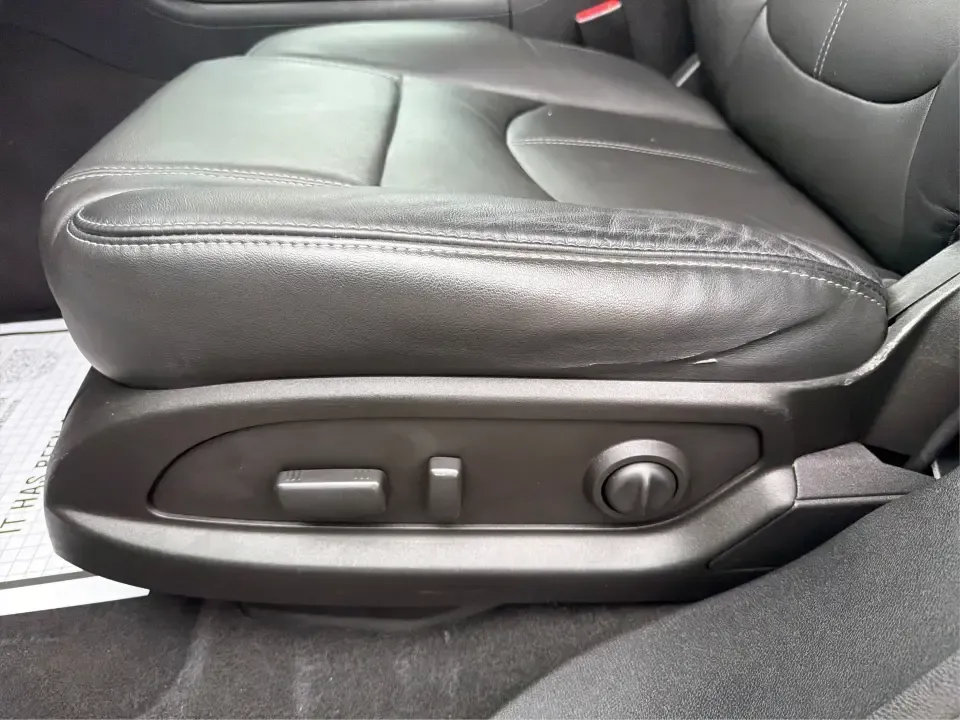 2017 Chevrolet Traverse 2LT AWD (1GNKVHKD4HJ) with an 3.6L V6 DOHC 24V engine, 6A transmission, located at 8750 N County Rd 25A, Piqua, OH, 45356, (937) 908-9800, 40.164391, -84.232513 - Pack up the kids, cue the playlist, and point the hood toward your next weekend at Indian Lake or a day of errands across Miami County-this 2017 Chevrolet Traverse 2LT AWD is built for real life in Piqua. With three rows for up to 7 passengers, confident all-wheel drive for unpredictable Ohio weathe- Photo#18