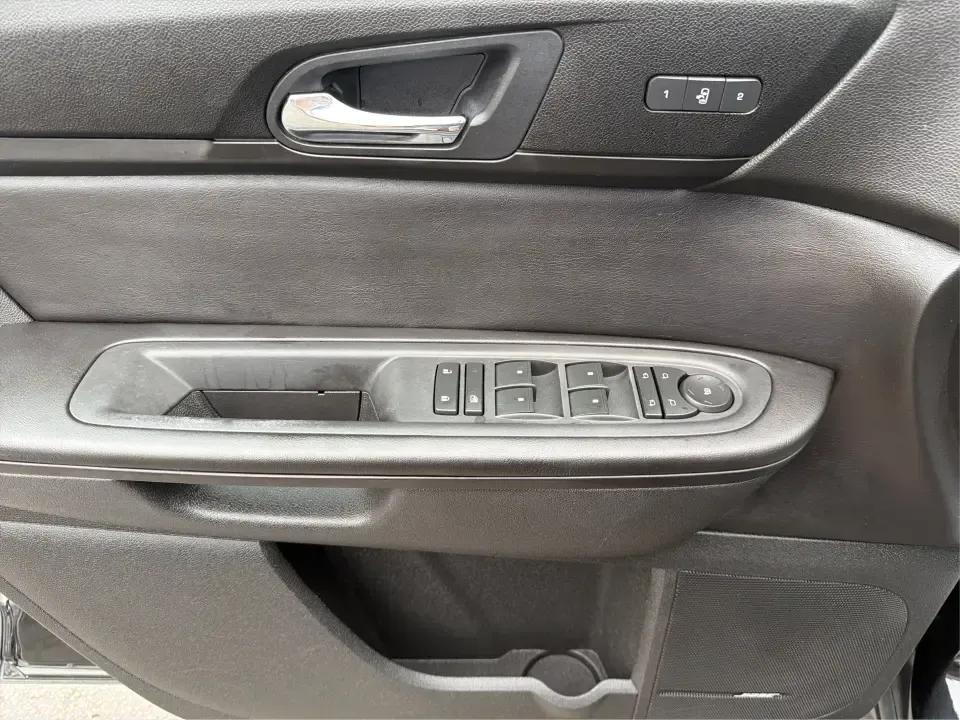 2017 Chevrolet Traverse 2LT AWD (1GNKVHKD4HJ) with an 3.6L V6 DOHC 24V engine, 6A transmission, located at 8750 N County Rd 25A, Piqua, OH, 45356, (937) 908-9800, 40.164391, -84.232513 - Pack up the kids, cue the playlist, and point the hood toward your next weekend at Indian Lake or a day of errands across Miami County-this 2017 Chevrolet Traverse 2LT AWD is built for real life in Piqua. With three rows for up to 7 passengers, confident all-wheel drive for unpredictable Ohio weathe- Photo#19