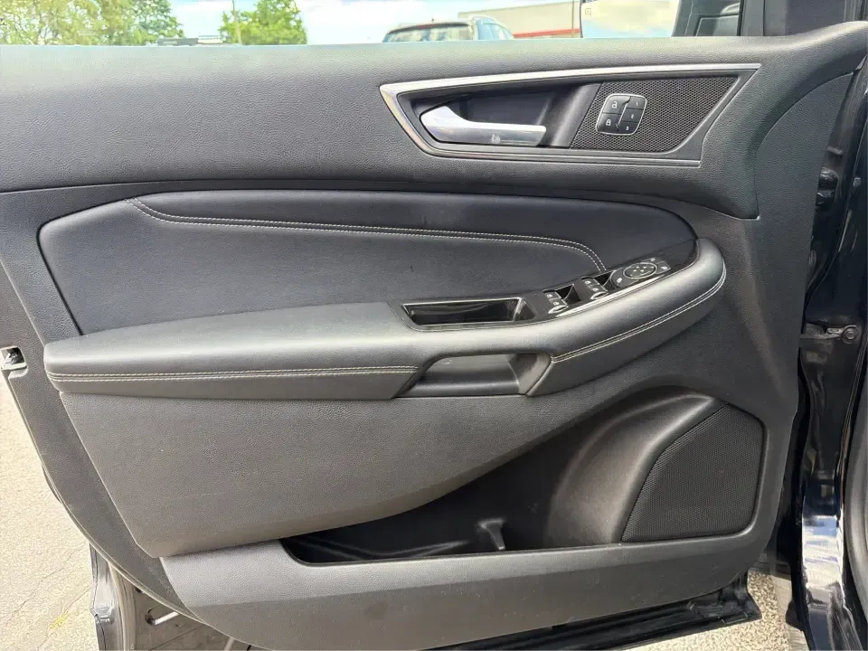 2016 Ford Edge Titanium (2FMPK3K97GB) with an 2.0L L4 DOHC 16V engine, 6A transmission, located at 401 Woodman Dr, Riverside, OH, 45431, (937) 908-9800, 39.760899, -84.123421 - Need an SUV that can handle the weekday grind to Wright-Patterson, school drop-offs, and spontaneous weekend getaways without feeling like a compromise? This 2016 Ford Edge Titanium is built for real life in the Miami Valley-comfortable for long commutes, roomy for growing families, and refined enou- Photo#18