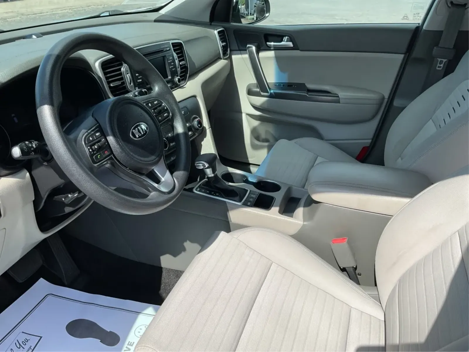 2017 Kia Sportage LX (KNDPMCAC2H7) with an Theta II 2.4L I-4 gasoline direct injection engine, located at 880 E. National Road, Vandalia, OH, 45377, (937) 908-9800, 39.891918, -84.183594 - Elevate your daily drive and weekend adventures with the versatile 2017 Kia Sportage LX, now available at Advantage Car and Credit in Fairborn, OH. If you're looking for a reliable and stylish crossover that seamlessly fits into your active lifestyle, this vehicle checks all the boxes. Whether you'r - Photo#9