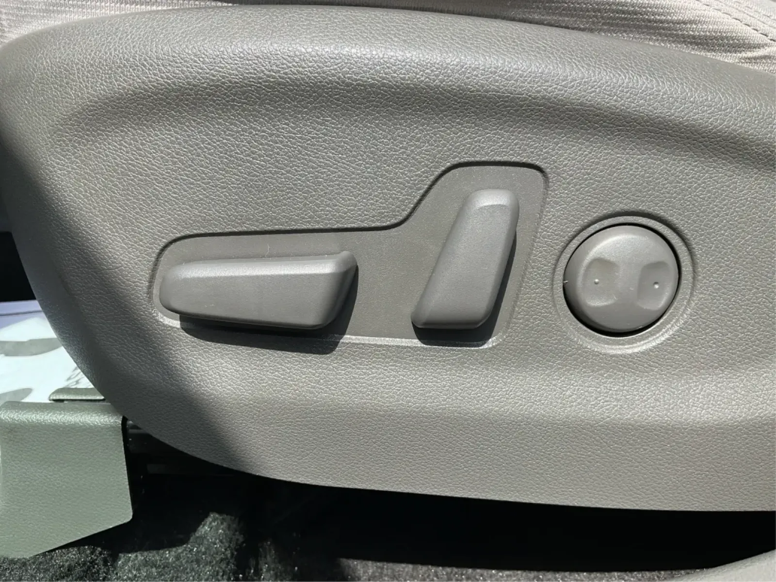 2017 Kia Sportage LX (KNDPMCAC2H7) with an Theta II 2.4L I-4 gasoline direct injection engine, located at 880 E. National Road, Vandalia, OH, 45377, (937) 908-9800, 39.891918, -84.183594 - Elevate your daily drive and weekend adventures with the versatile 2017 Kia Sportage LX, now available at Advantage Car and Credit in Fairborn, OH. If you're looking for a reliable and stylish crossover that seamlessly fits into your active lifestyle, this vehicle checks all the boxes. Whether you'r - Photo#17