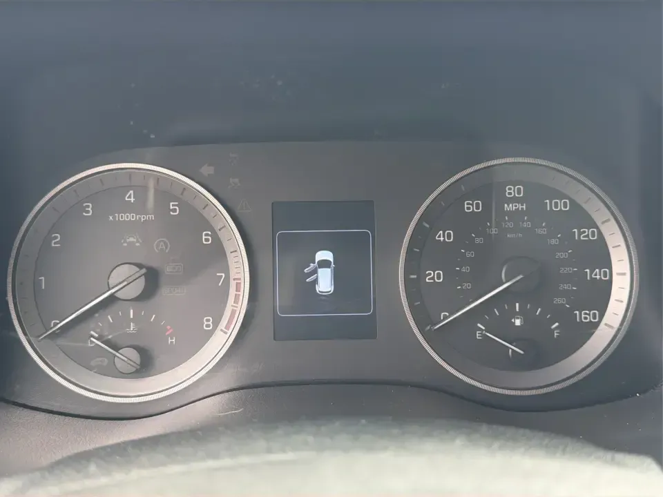 2017 Hyundai Tucson SE w/Preferred Package AWD (KM8J3CA42HU) with an 2.0L L4 DOHC 16V engine, 6A transmission, located at 1230 East Main St, Xenia, OH, 45385, (937) 908-9800, 39.688026, -83.910172 - Weekend getaways to John Bryan State Park, snowy school runs, and daily commutes down US-35 all ask for the same thing: a compact SUV that feels confident, comfortable, and ready for real life. This 2017 Hyundai Tucson SE w/Preferred Package AWD in Ruby Wine is a practical choice for drivers who wan- Photo#15