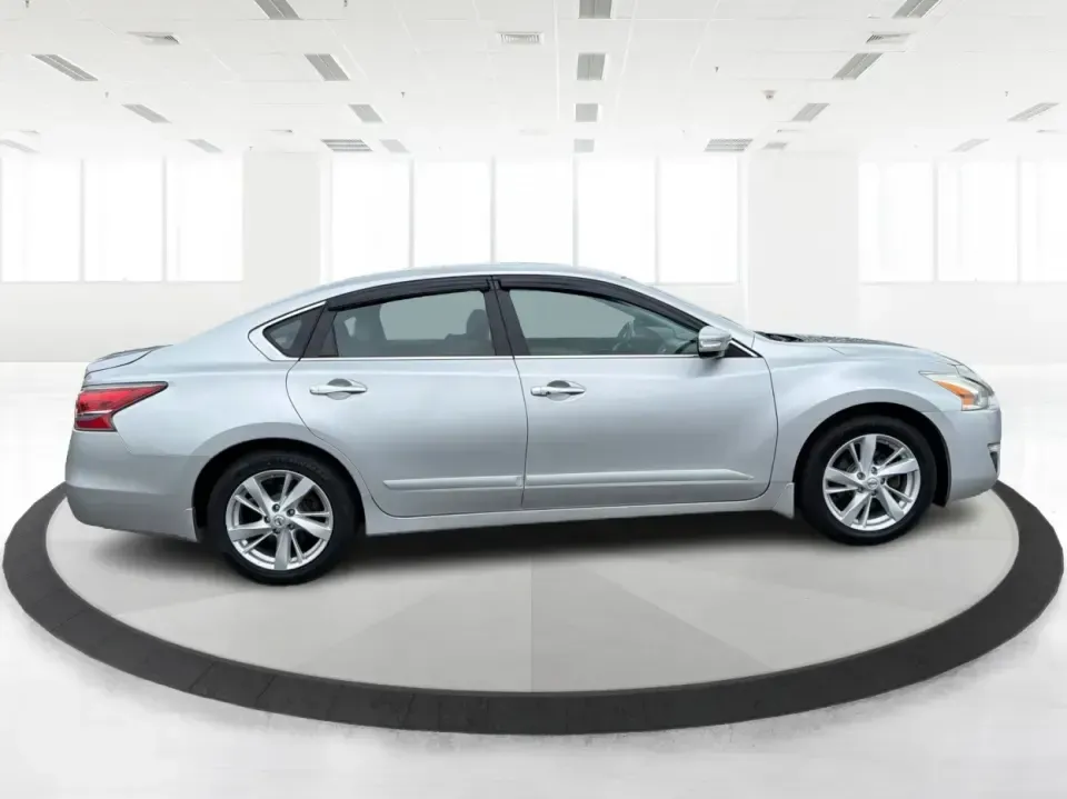 2015 Nissan Altima 2.5 S (1N4AL3AP8FC) with an 2.5L L4 DOHC 16V engine, Continuously Variable Transmission transmission, located at 1230 East Main St, Xenia, OH, 45385, (937) 908-9800, 39.688026, -83.910172 - Need a smart, comfortable sedan for the daily commute from Xenia to Beavercreek, a reliable runabout for errands near Shawnee Park, or a fuel-sipping ride for weekend trips out toward Caesar Creek State Park? This **2015 Nissan Altima 2.5 S** is built for real-life driving-roomy for five, easy to ma- Photo#1