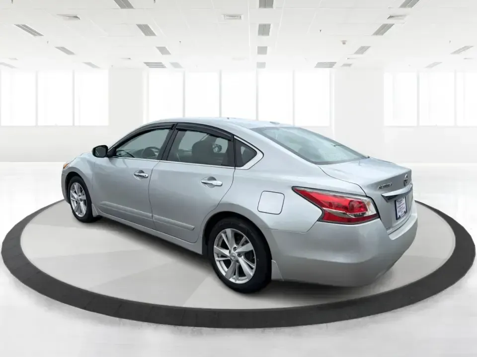 2015 Nissan Altima 2.5 S (1N4AL3AP8FC) with an 2.5L L4 DOHC 16V engine, Continuously Variable Transmission transmission, located at 1230 East Main St, Xenia, OH, 45385, (937) 908-9800, 39.688026, -83.910172 - Need a smart, comfortable sedan for the daily commute from Xenia to Beavercreek, a reliable runabout for errands near Shawnee Park, or a fuel-sipping ride for weekend trips out toward Caesar Creek State Park? This **2015 Nissan Altima 2.5 S** is built for real-life driving-roomy for five, easy to ma- Photo#4