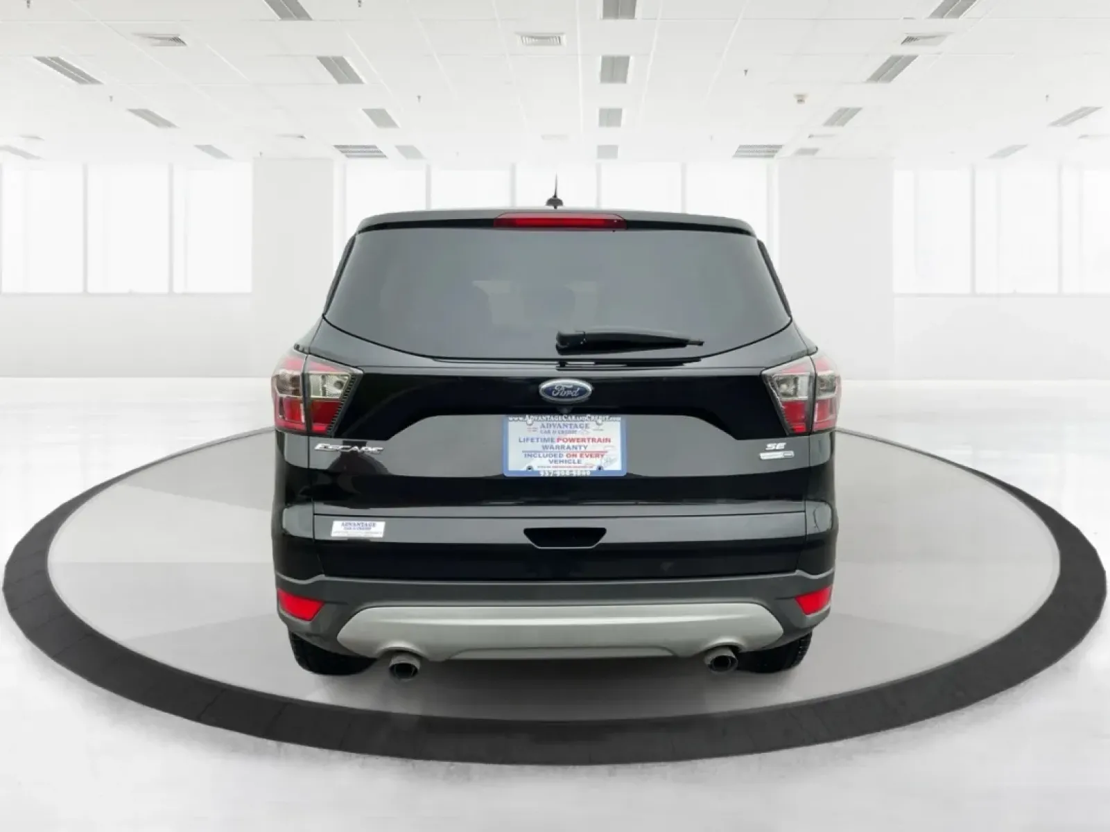 2017 Ford Escape SE (1FMCU9GD0HU) with an Other engine, located at 880 E. National Road, Vandalia, OH, 45377, (937) 908-9800, 39.891918, -84.183594 - **Explore New Adventures with the 2017 Ford Escape SE - Your Perfect Companion for Every Journey!**<br /> <br /> Imagine embarking on spontaneous weekend getaways or daily commutes with absolute confidence and comfort. The 2017 Ford Escape SE, now available at Advantage Car and Credit in Fairborn, O - Photo#3