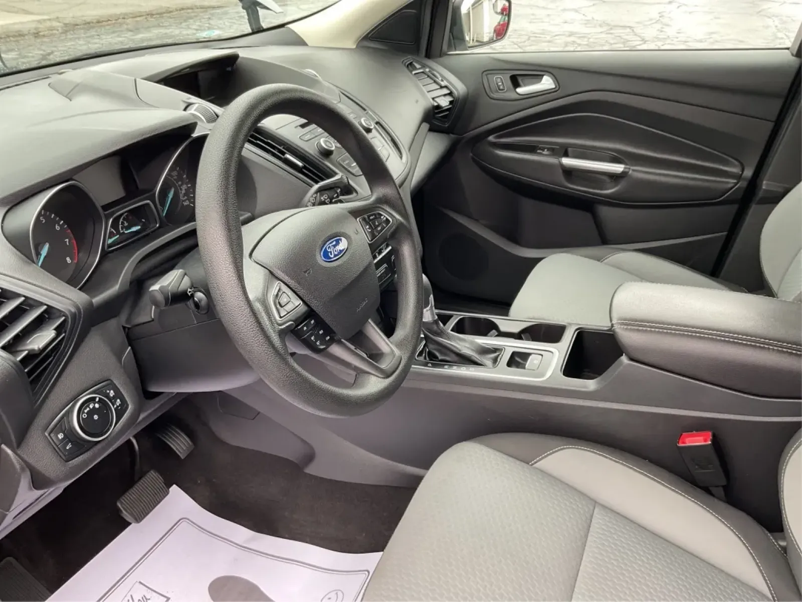 2017 Ford Escape SE (1FMCU9GD0HU) with an Other engine, located at 880 E. National Road, Vandalia, OH, 45377, (937) 908-9800, 39.891918, -84.183594 - **Explore New Adventures with the 2017 Ford Escape SE - Your Perfect Companion for Every Journey!**<br /> <br /> Imagine embarking on spontaneous weekend getaways or daily commutes with absolute confidence and comfort. The 2017 Ford Escape SE, now available at Advantage Car and Credit in Fairborn, O - Photo#9