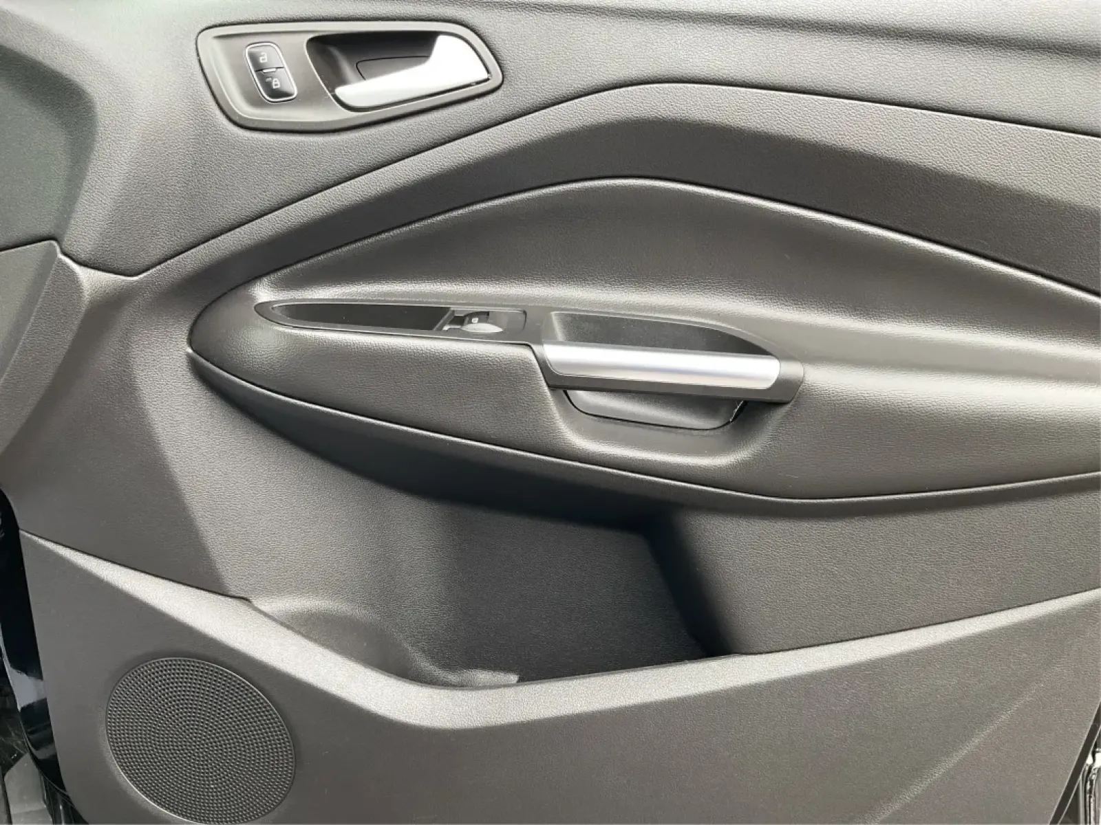 2017 Ford Escape SE (1FMCU9GD0HU) with an Other engine, located at 880 E. National Road, Vandalia, OH, 45377, (937) 908-9800, 39.891918, -84.183594 - **Explore New Adventures with the 2017 Ford Escape SE - Your Perfect Companion for Every Journey!**<br /> <br /> Imagine embarking on spontaneous weekend getaways or daily commutes with absolute confidence and comfort. The 2017 Ford Escape SE, now available at Advantage Car and Credit in Fairborn, O - Photo#20