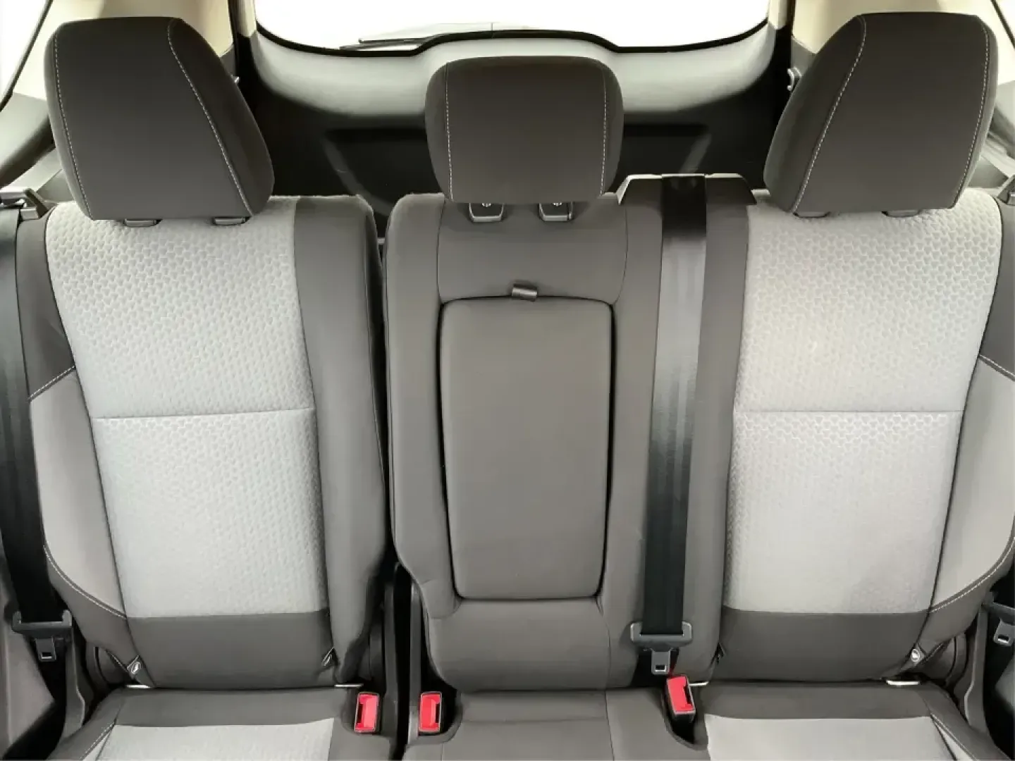 2017 Ford Escape SE (1FMCU9GD0HU) with an 1.5L L4 DOHC 16V engine, 6A transmission, located at 1230 East Main St, Xenia, OH, 45385, (937) 908-9800, 39.688026, -83.910172 - **Explore New Adventures with the 2017 Ford Escape SE - Your Perfect Companion for Every Journey!**<br /> <br /> Imagine embarking on spontaneous weekend getaways or daily commutes with absolute confidence and comfort. The 2017 Ford Escape SE, now available at Advantage Car and Credit in Fairborn, O - Photo#14