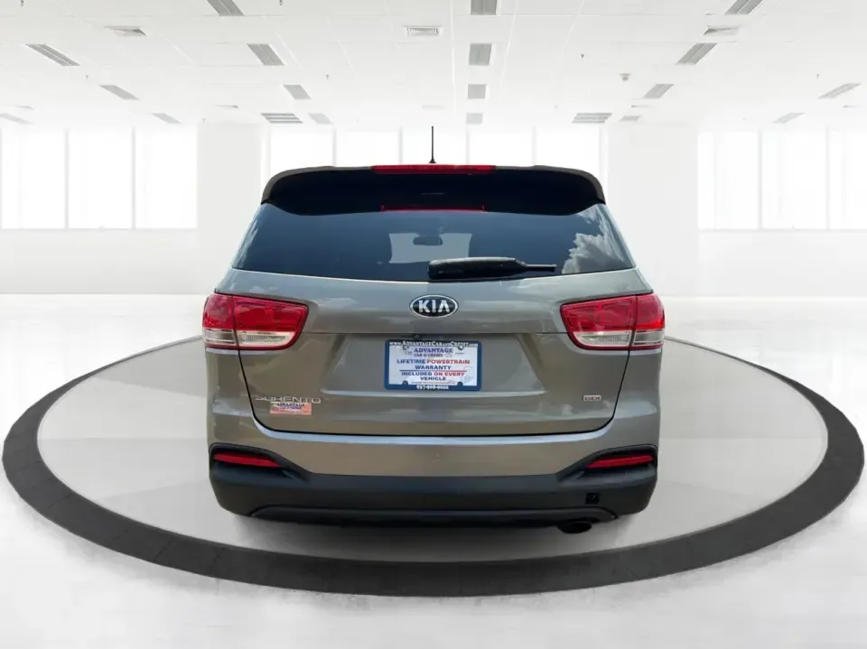 2017 Kia Sorento L 2WD (5XYPG4A34HG) with an 2.4L L4 DOHC 16V engine, 6A transmission, located at 401 Woodman Dr, Riverside, OH, 45431, (937) 908-9800, 39.760899, -84.123421 - Load up the family, point the hood toward your next weekend getaway, and enjoy the kind of SUV flexibility that makes everyday life easier. This 2017 Kia Sorento L 2WD is a smart pick for school drop-offs, grocery runs, and road trips from Riverside to Dayton-offering roomy seating for 5, versatile- Photo#3