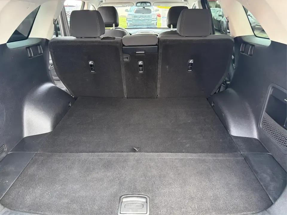 2017 Kia Sorento L 2WD (5XYPG4A34HG) with an 2.4L L4 DOHC 16V engine, 6A transmission, located at 401 Woodman Dr, Riverside, OH, 45431, (937) 908-9800, 39.760899, -84.123421 - Load up the family, point the hood toward your next weekend getaway, and enjoy the kind of SUV flexibility that makes everyday life easier. This 2017 Kia Sorento L 2WD is a smart pick for school drop-offs, grocery runs, and road trips from Riverside to Dayton-offering roomy seating for 5, versatile- Photo#12