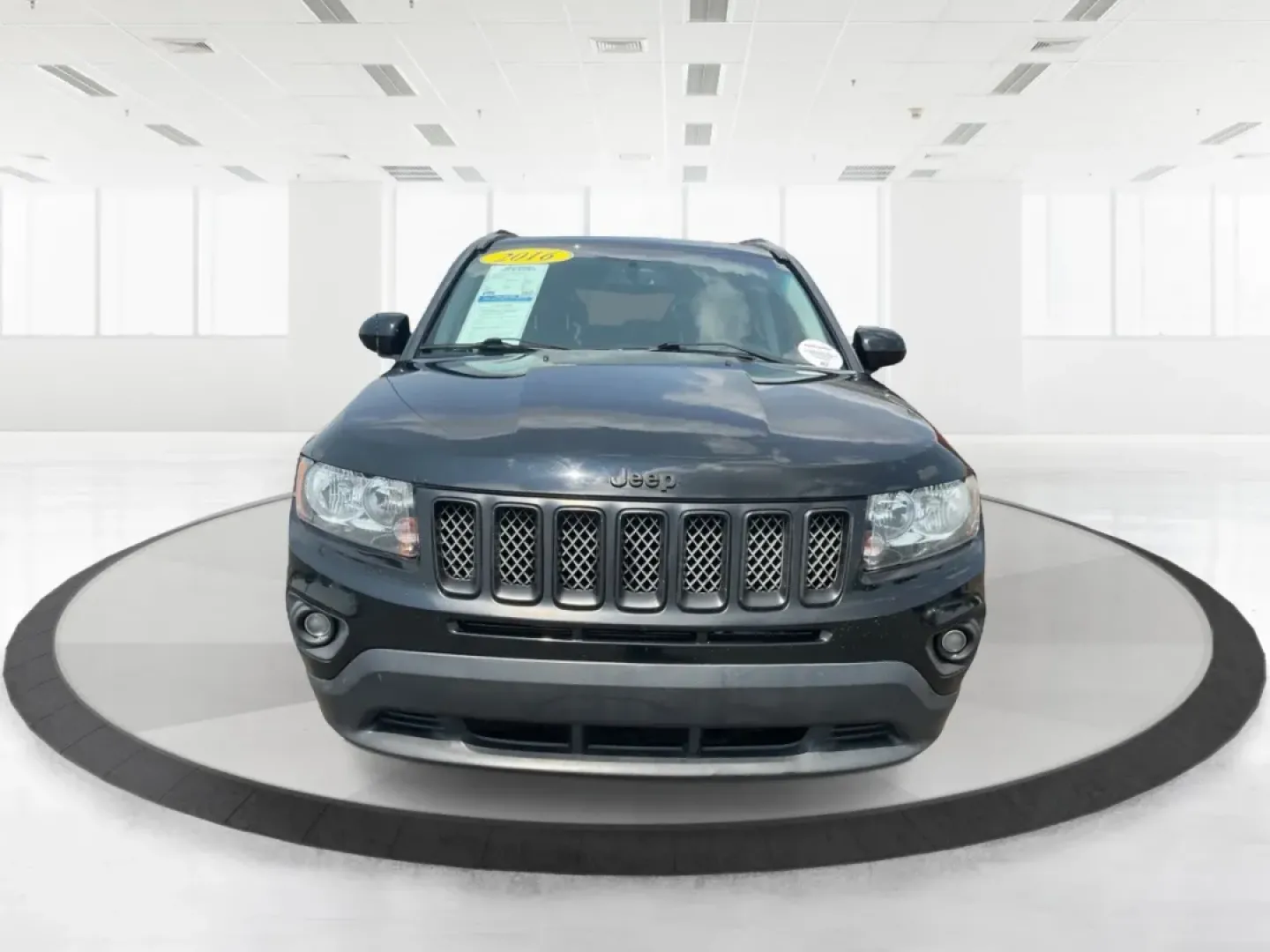 2016 Jeep Compass High Altitude Edition (1C4NJDEB2GD) with an 2.4L I-4 DOHC engine, located at 1230 East Main St, Xenia, OH, 45385, (937) 908-9800, 39.688026, -83.910172 - **Adventure Awaits with this 2016 Jeep Compass High Altitude Edition!**<br /> <br /> Are you ready to elevate your driving experience? Perfect for weekend getaways or long commutes, this 2016 Jeep Compass High Altitude Edition is designed to tackle any journey with confidence and style. At Advantage - Photo#7