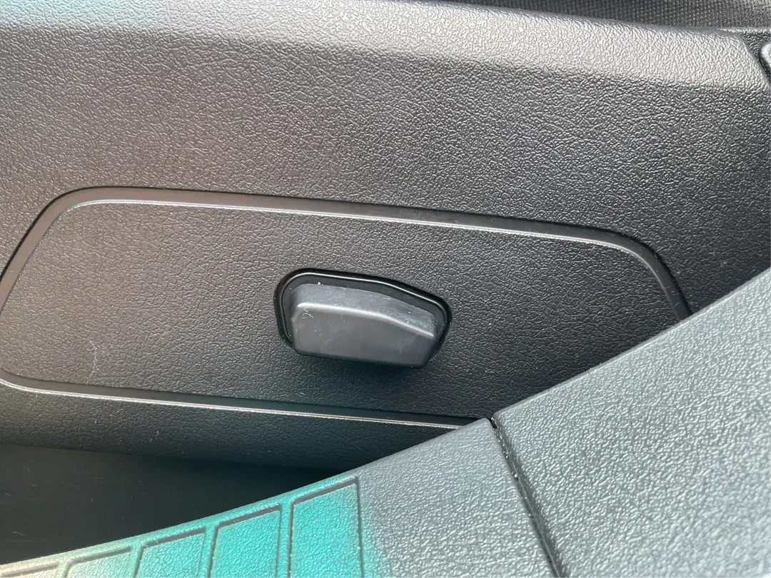 2016 Jeep Compass High Altitude Edition (1C4NJDEB2GD) with an 2.4L I-4 DOHC engine, located at 1230 East Main St, Xenia, OH, 45385, (937) 908-9800, 39.688026, -83.910172 - **Adventure Awaits with this 2016 Jeep Compass High Altitude Edition!**<br /> <br /> Are you ready to elevate your driving experience? Perfect for weekend getaways or long commutes, this 2016 Jeep Compass High Altitude Edition is designed to tackle any journey with confidence and style. At Advantage - Photo#16